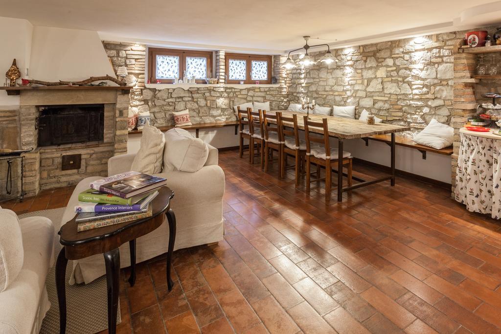 Assisi Charme Bed & Breakfast Bagian luar foto