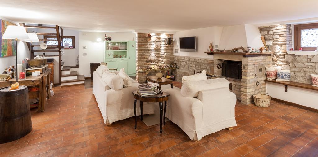Assisi Charme Bed & Breakfast Bagian luar foto